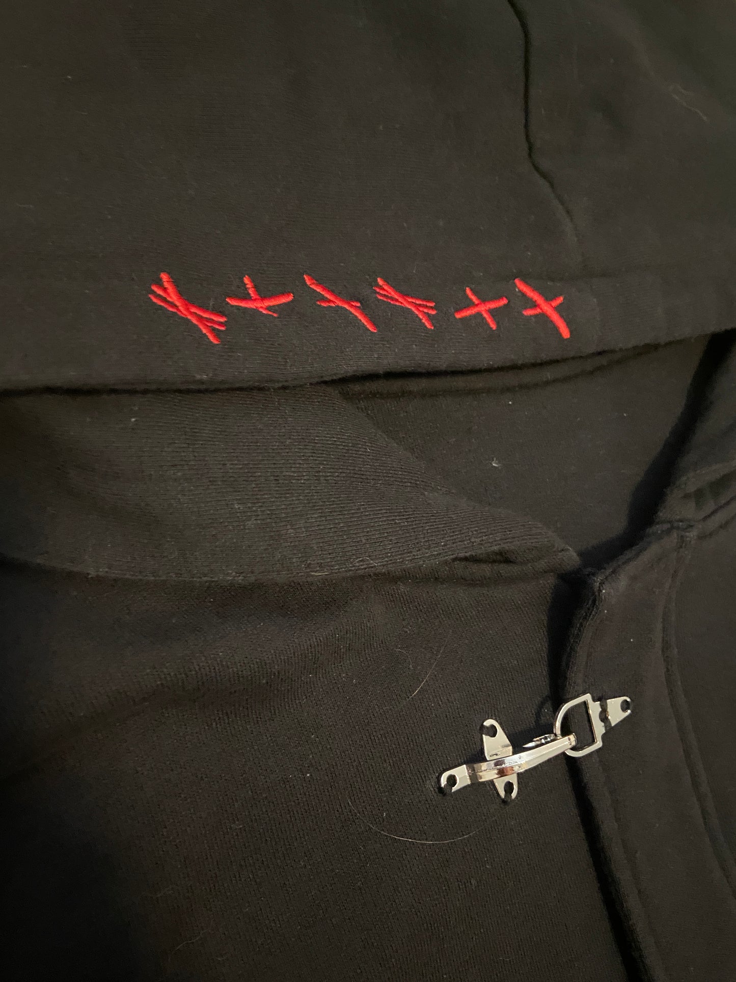 Hanoi Dragon Clasp Zip Up